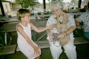 Rae & Janeen at Millhime Picnic 2000.jpg (35634 bytes)